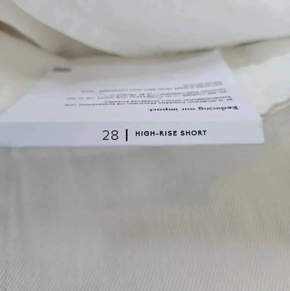 NWT‎ ripped stark white high rise distressed with frayed hem jean shorts size 28 - Picture 7 of 10